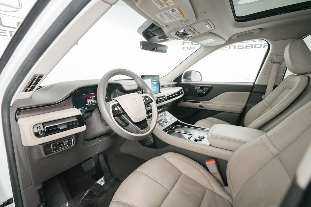 Used 2022 Lincoln Aviator Reserve w/ Equipment Group 201A image 10