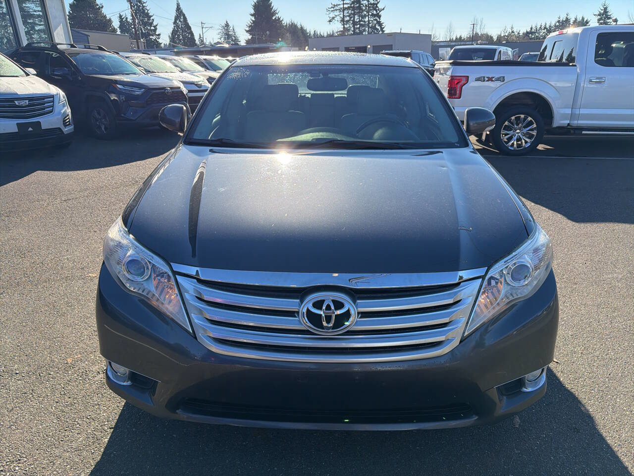 Used 2011 Toyota Avalon Limited image 8
