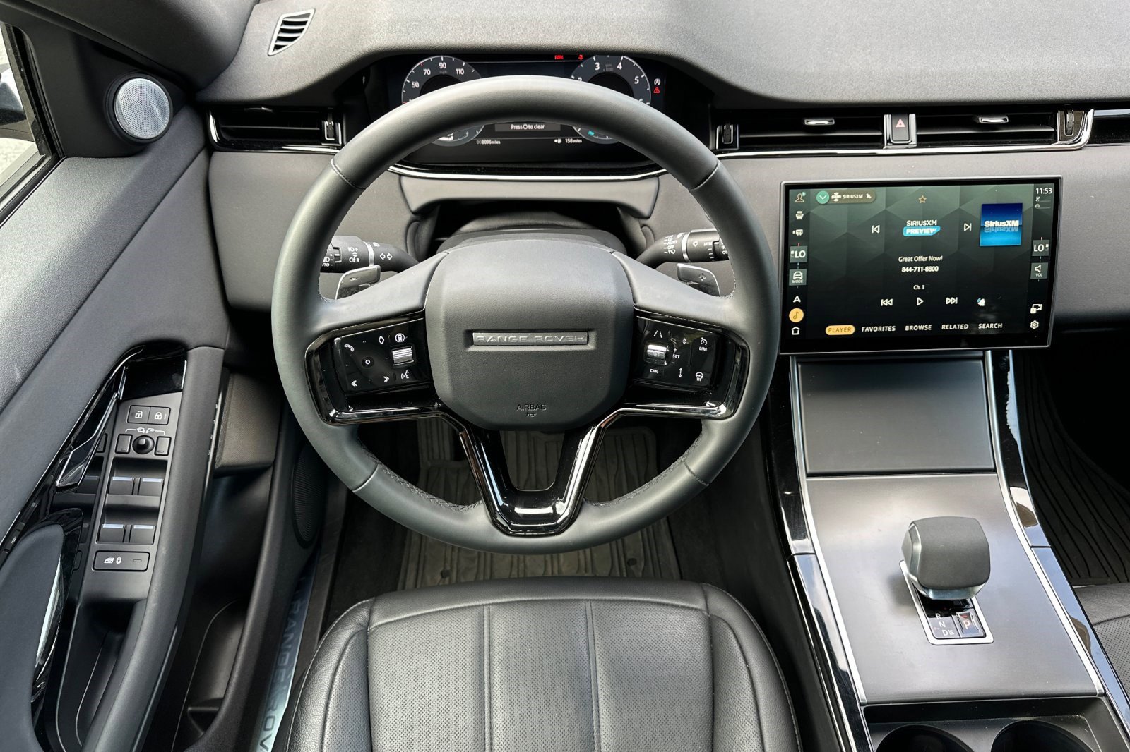 Used 2024 Land Rover Range Rover Evoque Dynamic SE image 28