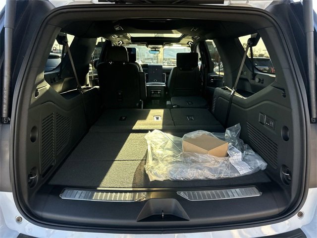 New 2026 GMC Yukon XL Denali w/ Denali Reserve Package image 30