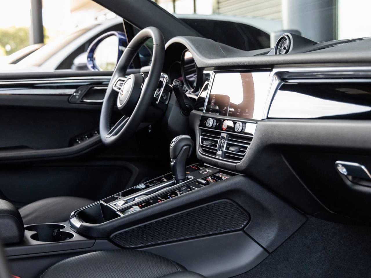 New 2026 Porsche Macan image 98