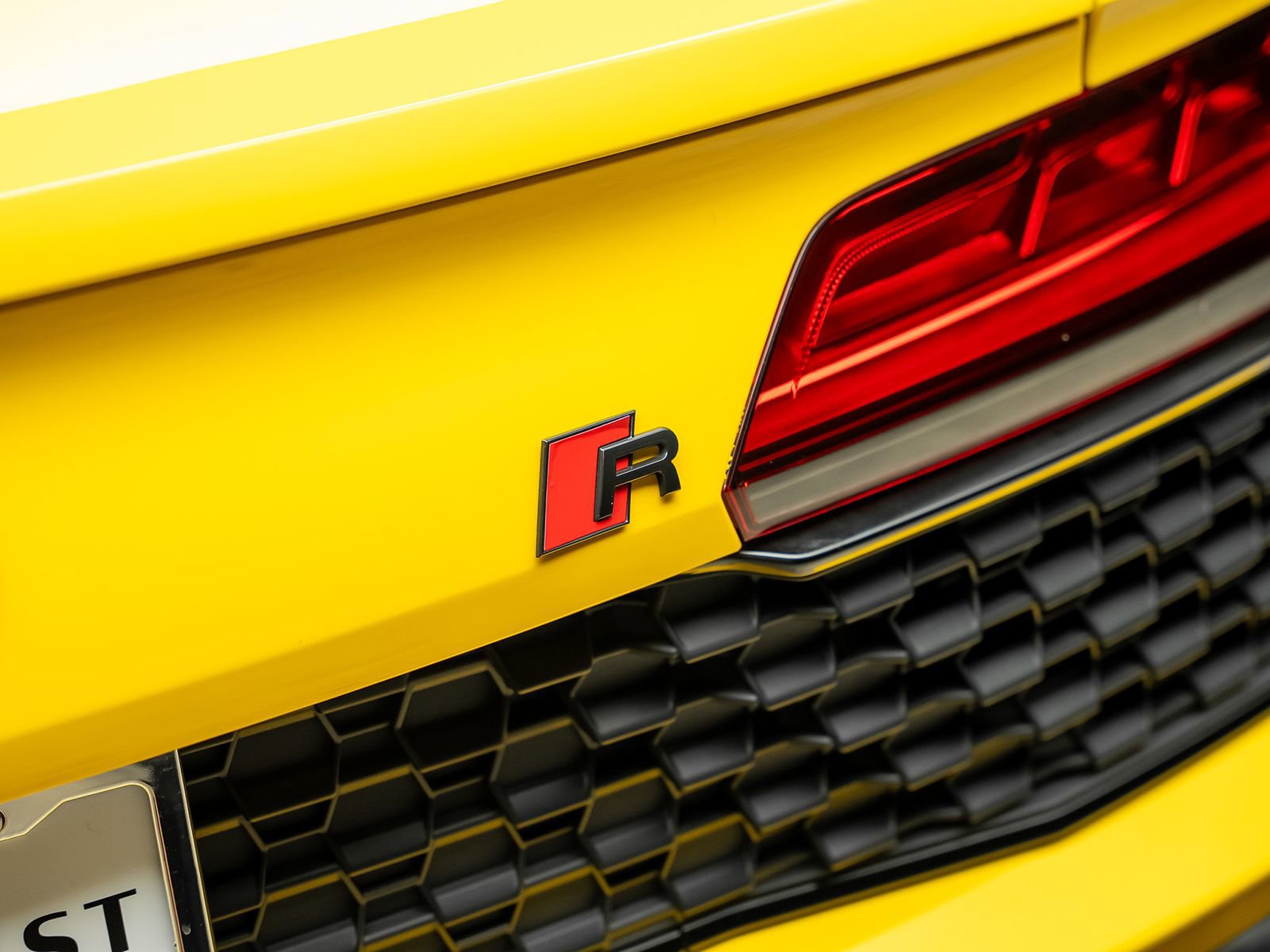 Used 2021 Audi R8 V10 w/ Premium Package image 20