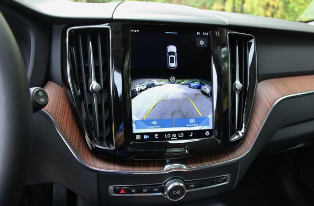 Used 2023 Volvo XC60 B5 Plus w/ Protection Package Premier image 22