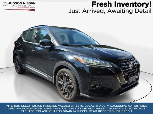 Used 2023 Nissan Kicks SR w/ Interior Electronics Package FWD image 1