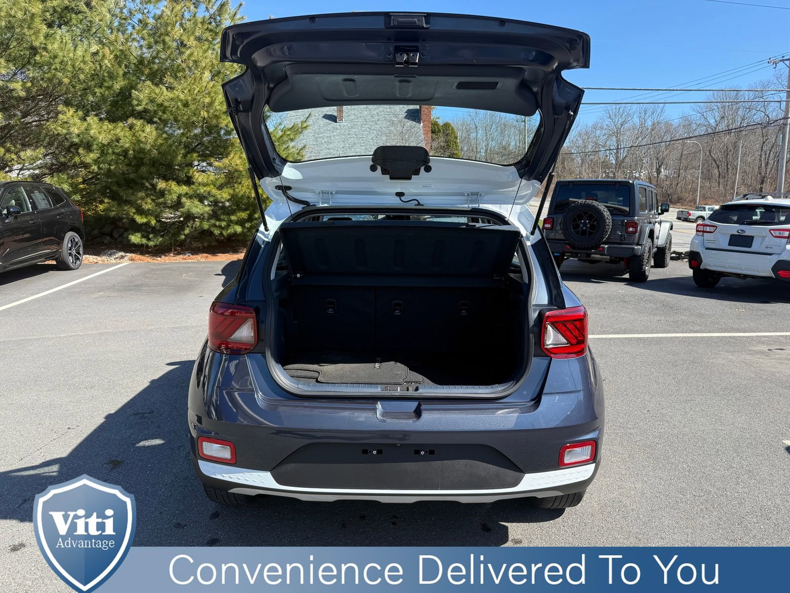 Used 2021 Hyundai Venue FWD image 22