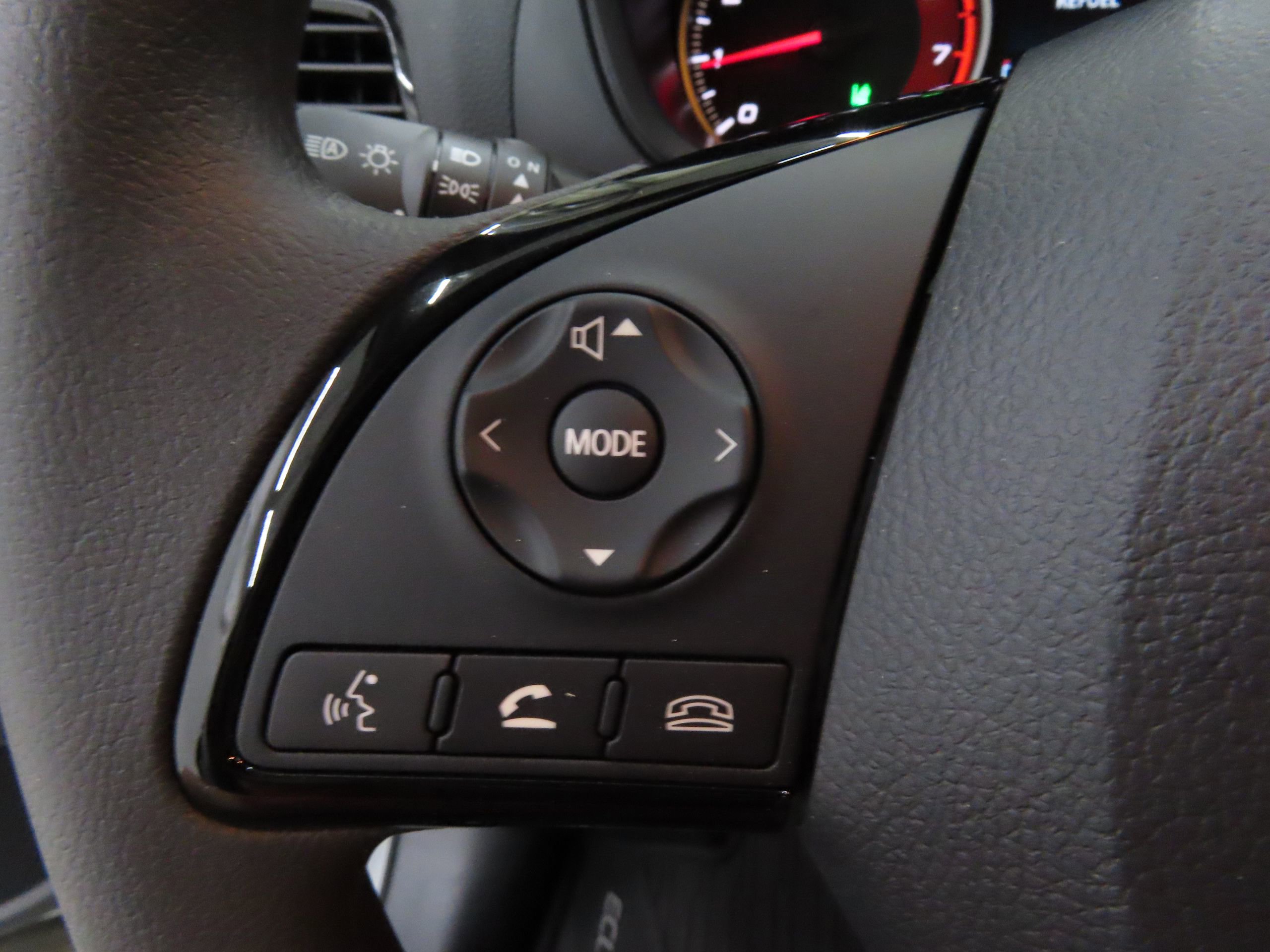 New 2025 Mitsubishi Eclipse Cross LE image 12