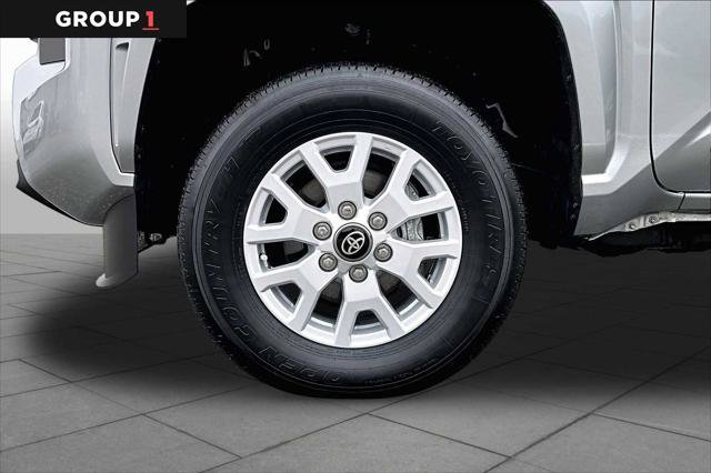 Certified 2025 Toyota Tacoma SR5 AWD/4WD image 11
