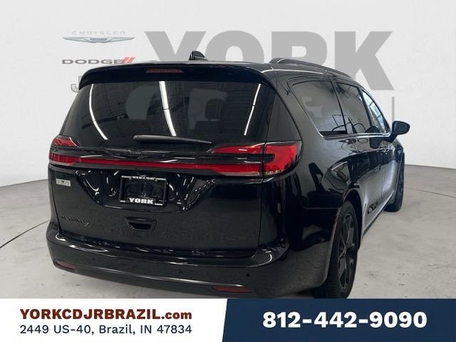 New 2026 Chrysler Pacifica Select w/ S Appearance Package image 5