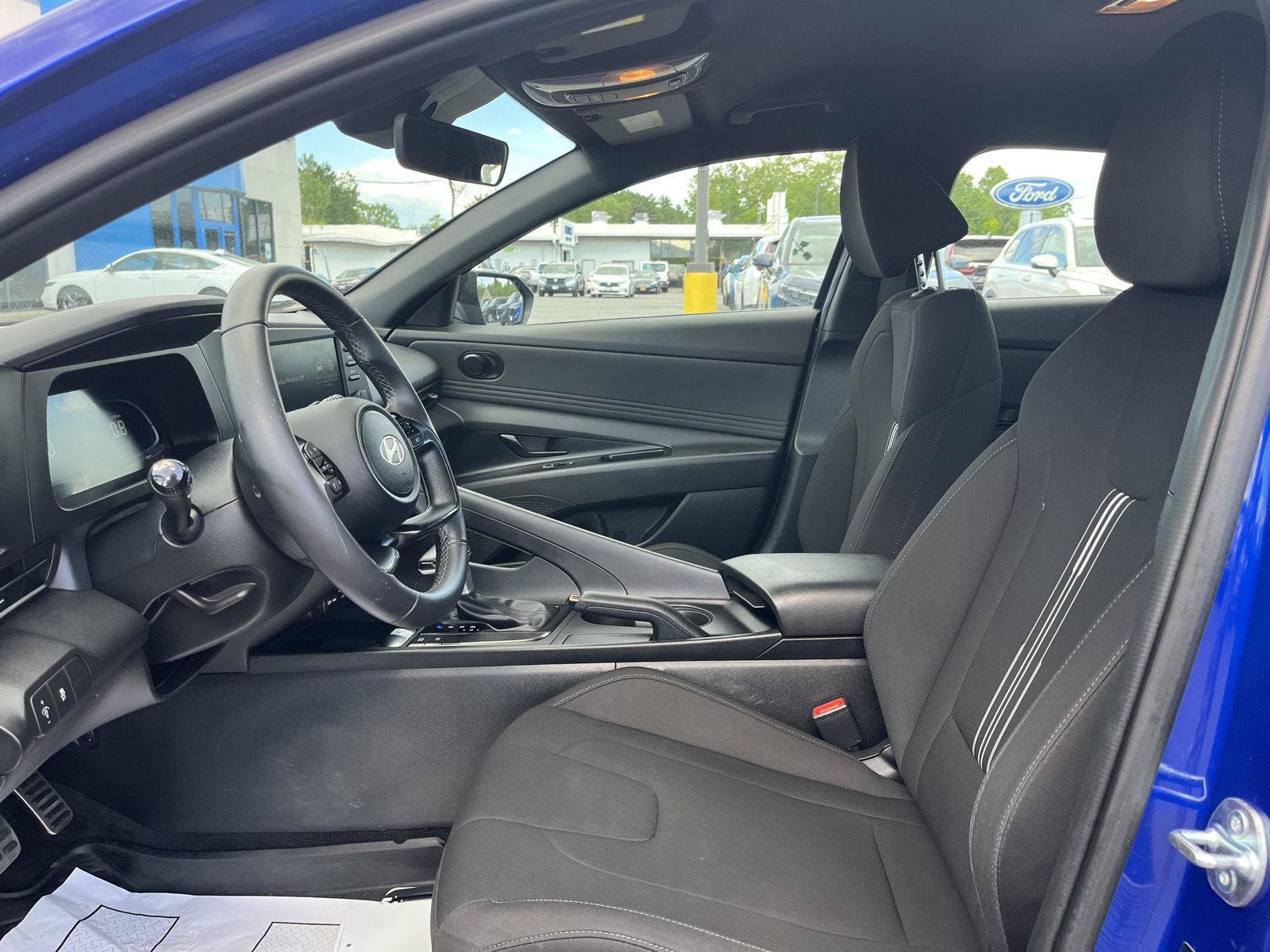Used 2025 Hyundai Elantra Sport FWD image 13