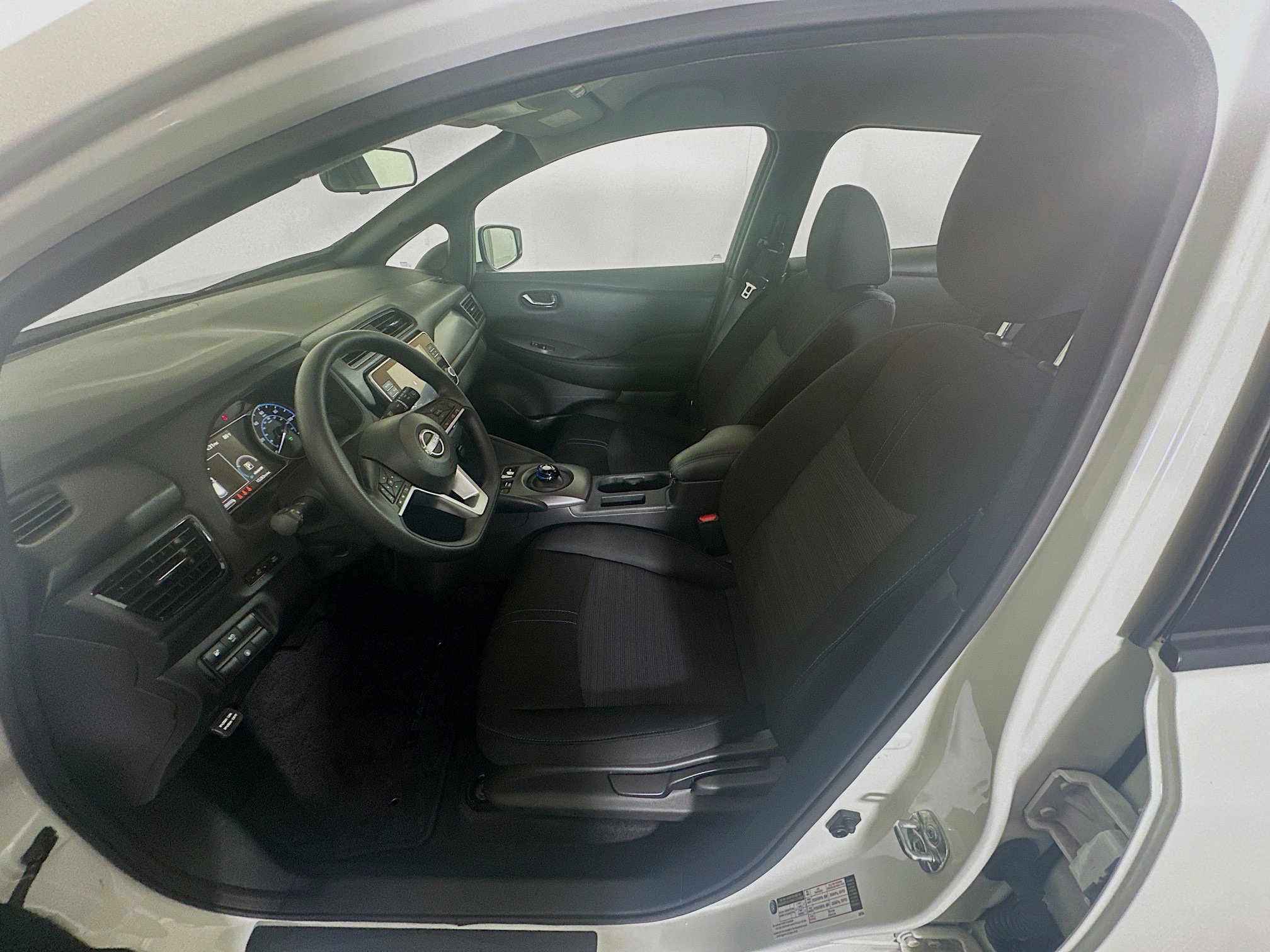 Used 2024 Nissan Leaf S FWD image 13