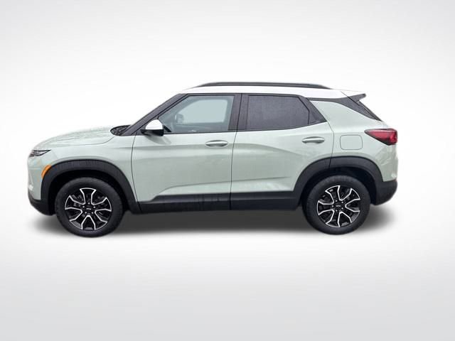 Used 2024 Chevrolet TrailBlazer ACTIV w/ Driver Confidence Package image 2