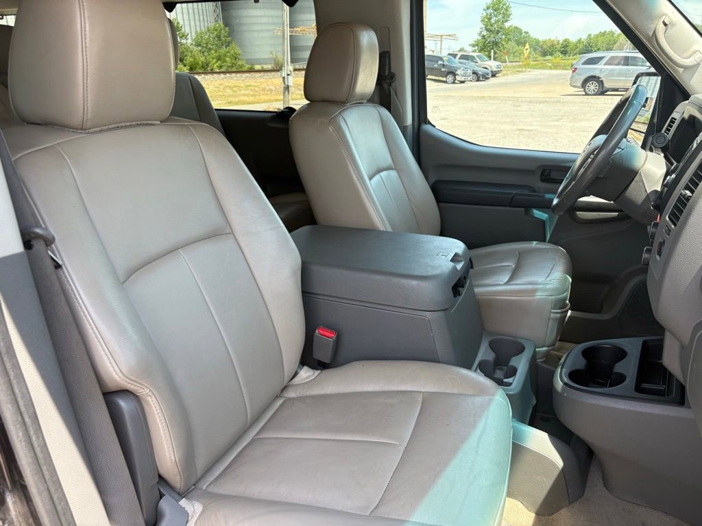 Used 2018 Nissan NV 3500 SL RWD image 15