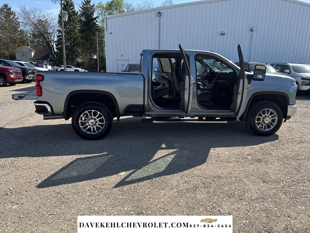 Used 2025 Chevrolet Silverado 2500 LTZ w/ LTZ Premium Package AWD/4WD image 33