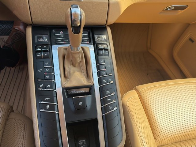 Used 2017 Porsche Macan Base image 9