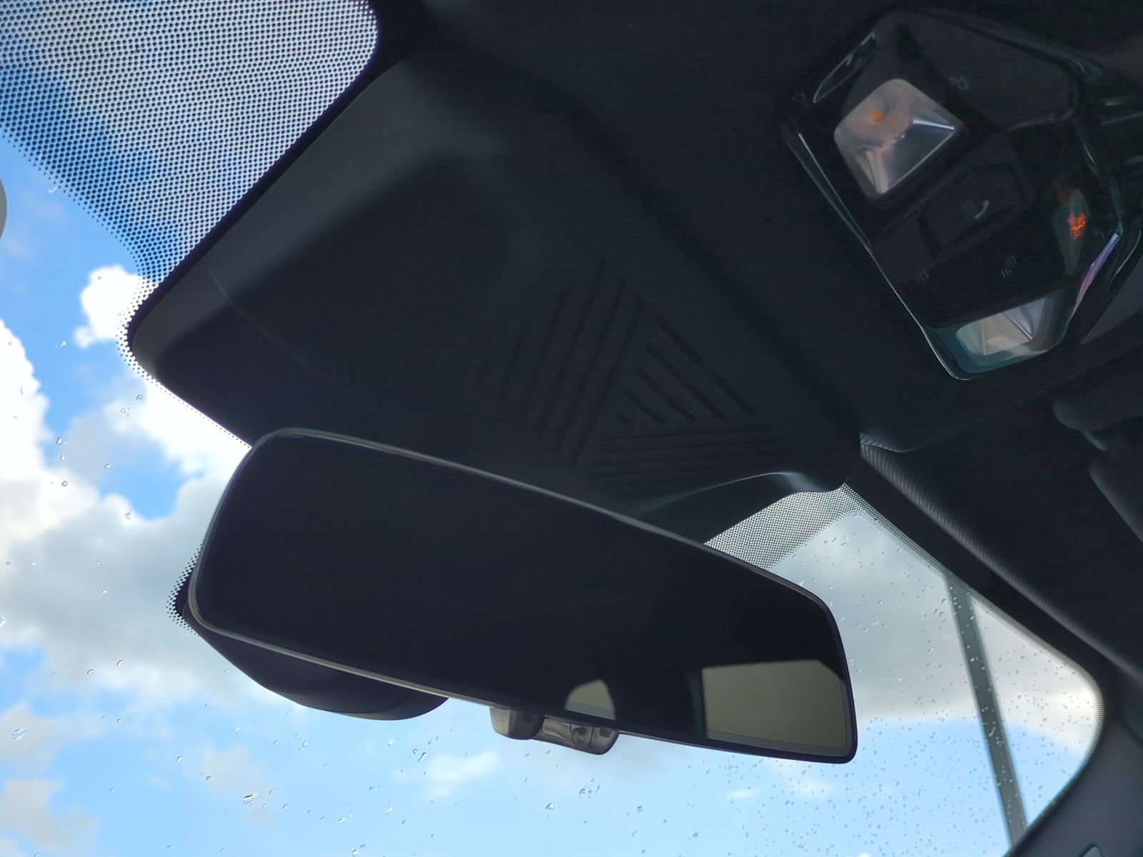 Certified 2025 BMW X1 xDrive28i w/ Technology Package image 24