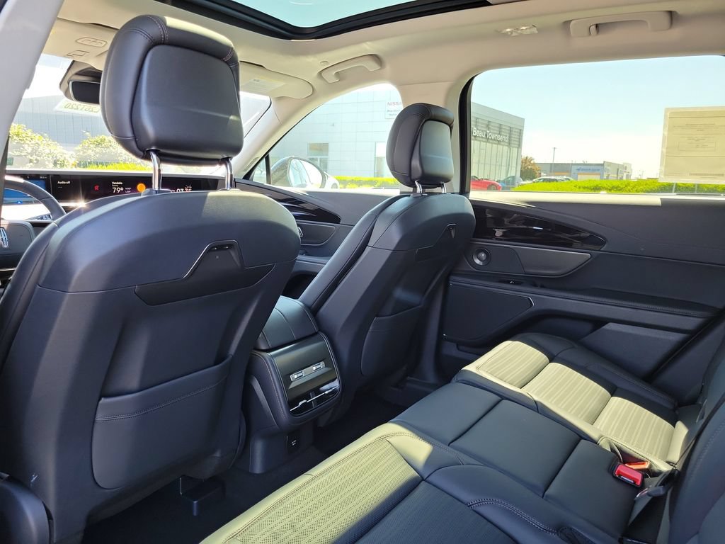 New 2026 Lincoln Nautilus Reserve AWD/4WD image 16