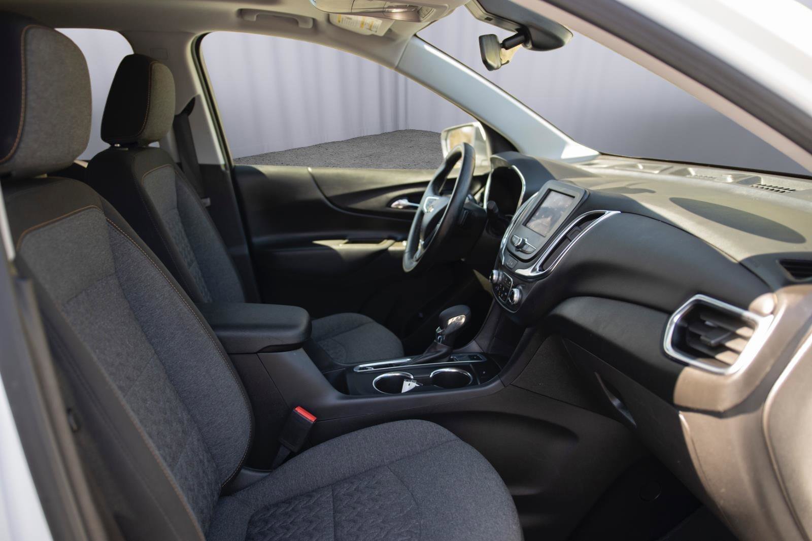 Used 2024 Chevrolet Equinox LT AWD/4WD image 16