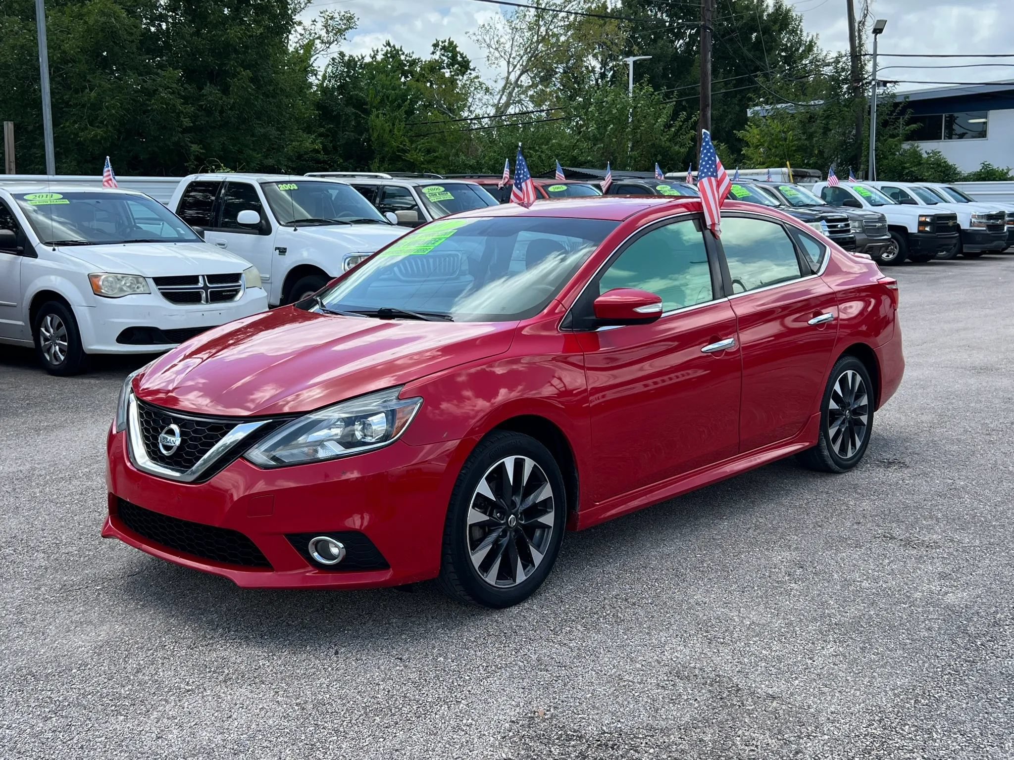 Used 2017 Nissan Sentra SR FWD image 2