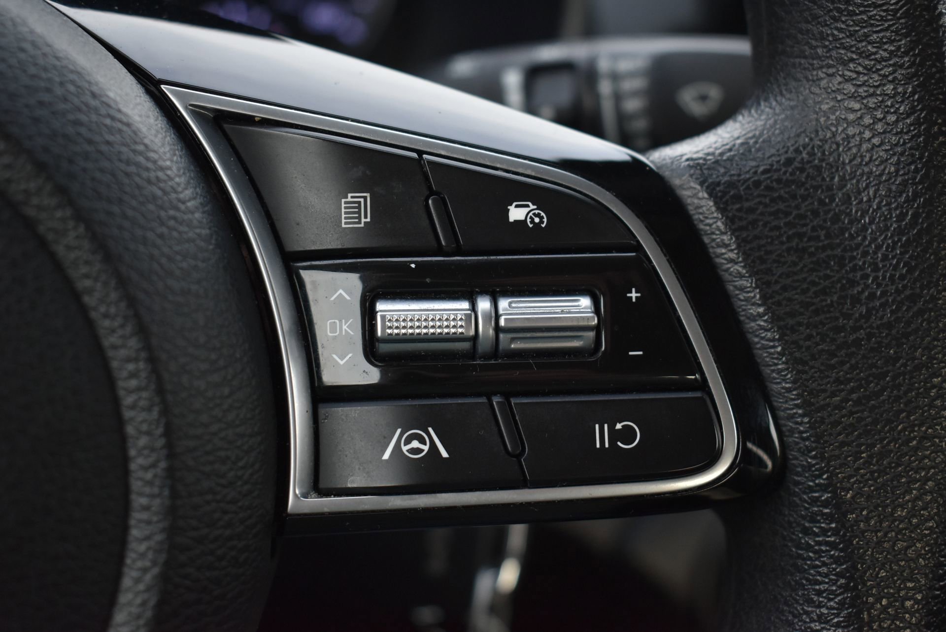 Used 2024 Kia Forte LXS image 18