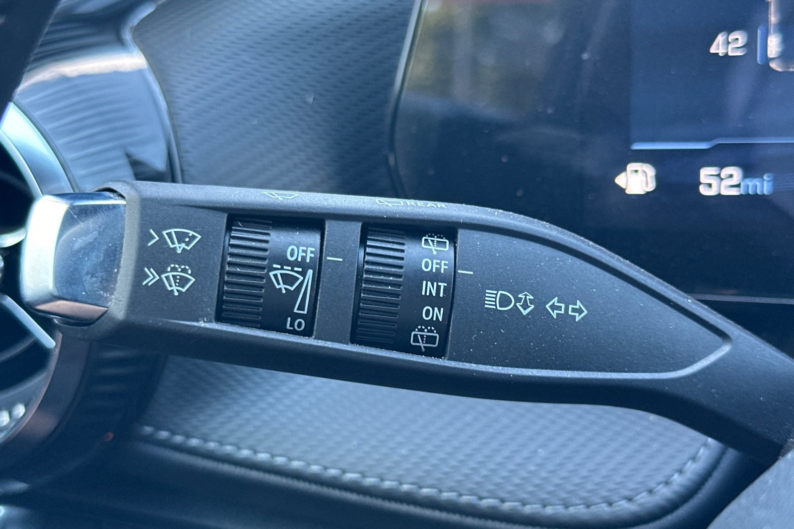 Used 2025 Chevrolet Equinox LT AWD/4WD image 35
