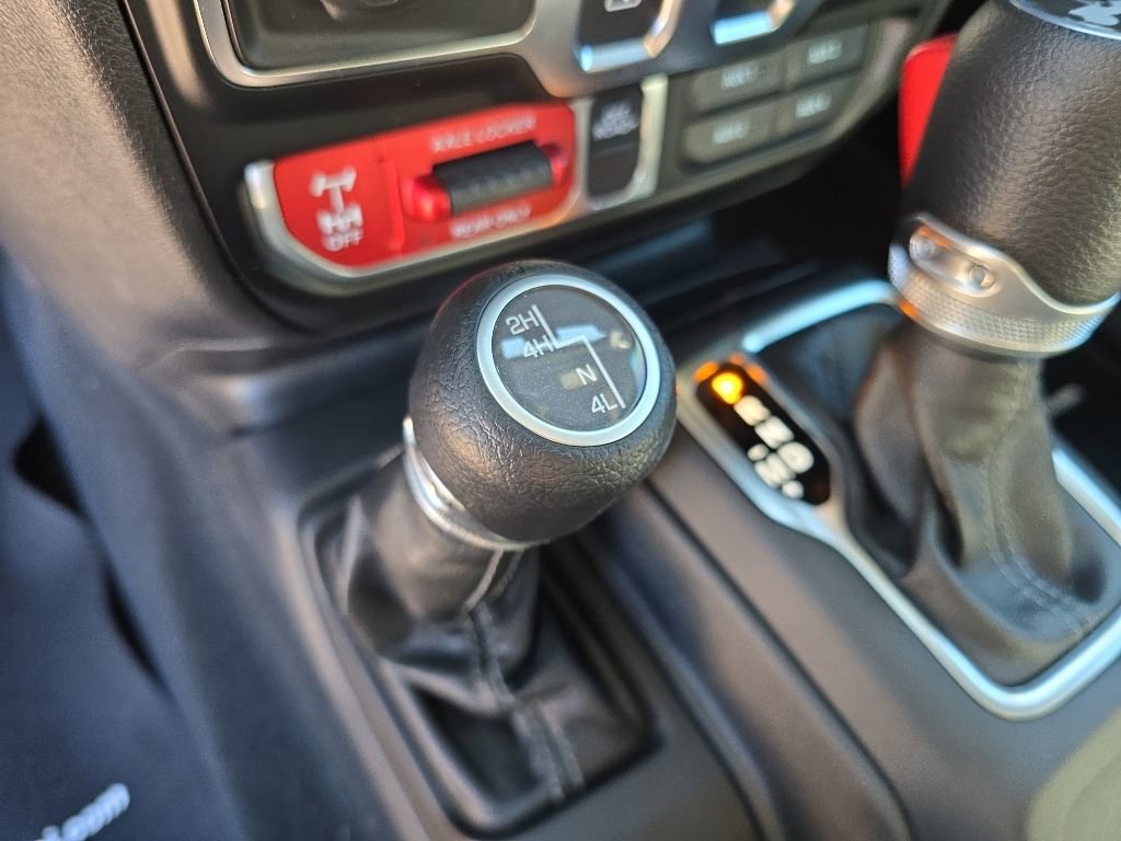 Used 2024 Jeep Wrangler Willys image 19