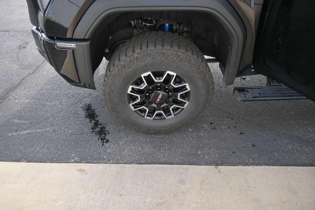 Used 2025 GMC Sierra 2500 AT4X AWD/4WD image 19