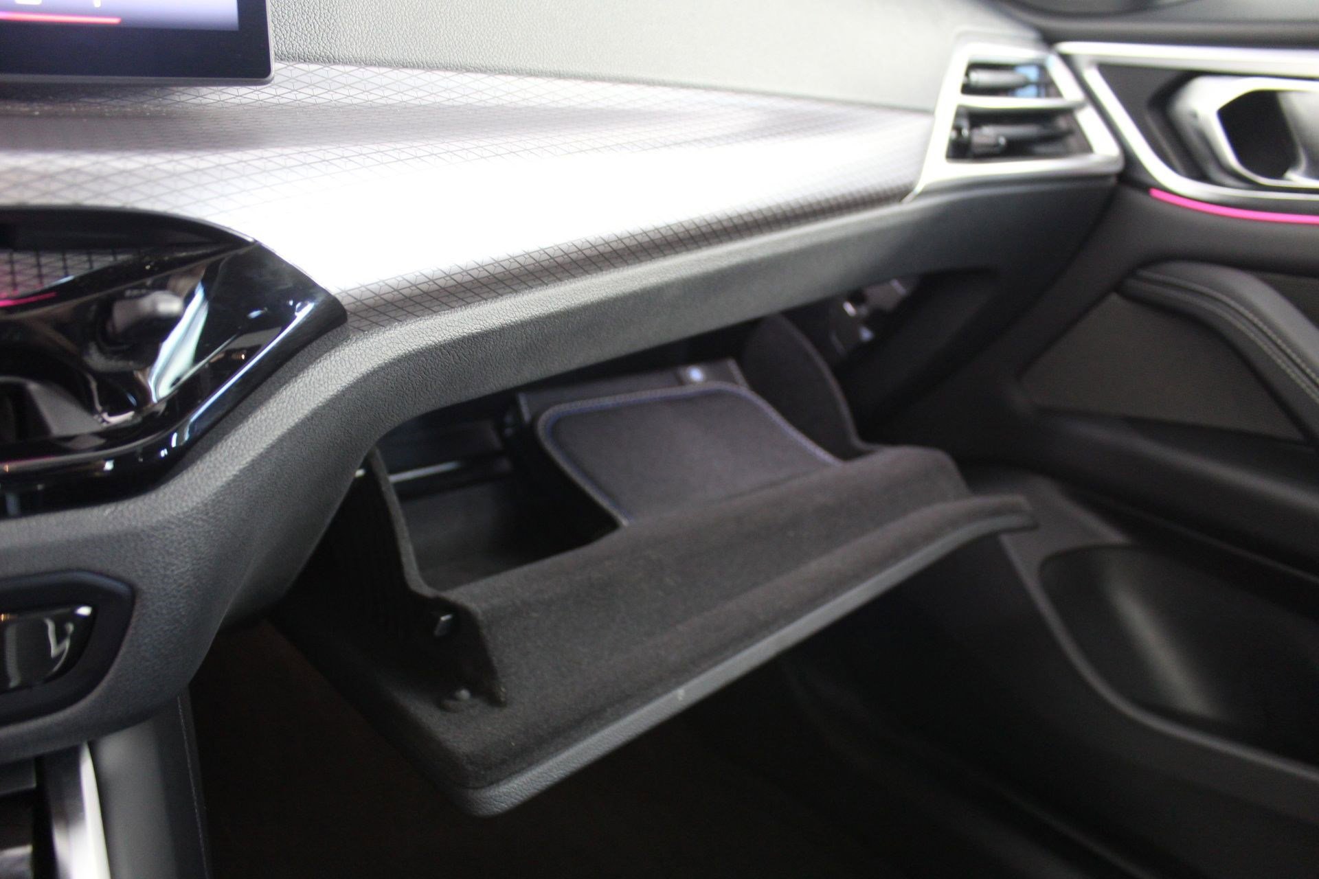 Used 2025 BMW 430i xDrive w/ Premium Package image 26