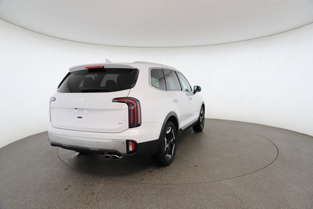 Used 2023 Kia Telluride EX w/ EX Captain's Chair Package image 16