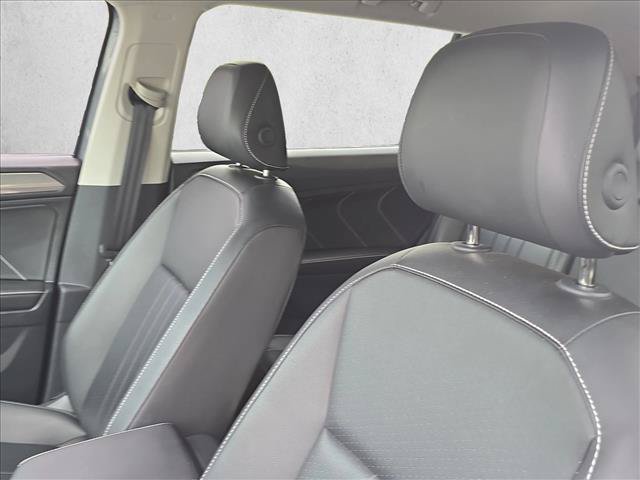 Used 2024 Volkswagen Tiguan SE FWD image 17