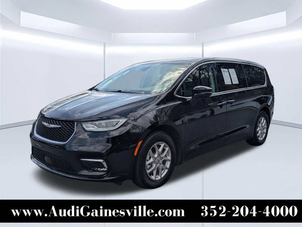 Used 2024 Chrysler Pacifica Touring-L