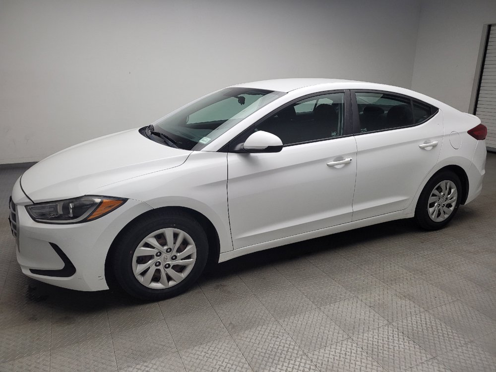 Used 2018 Hyundai Elantra SE FWD image 2