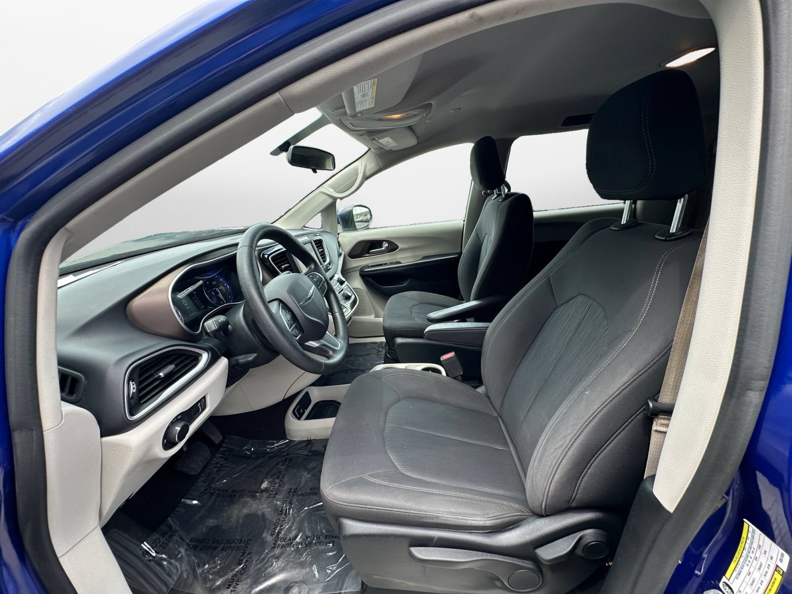 Used 2019 Chrysler Pacifica L FWD image 9