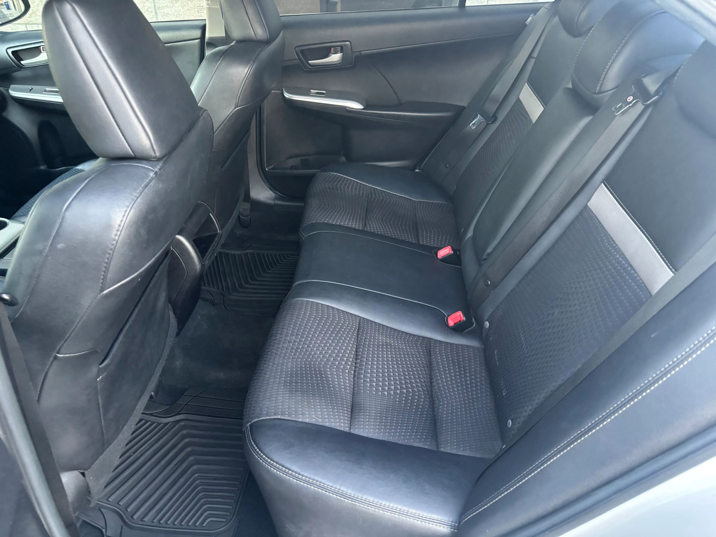 Used 2014 Toyota Camry SE image 13