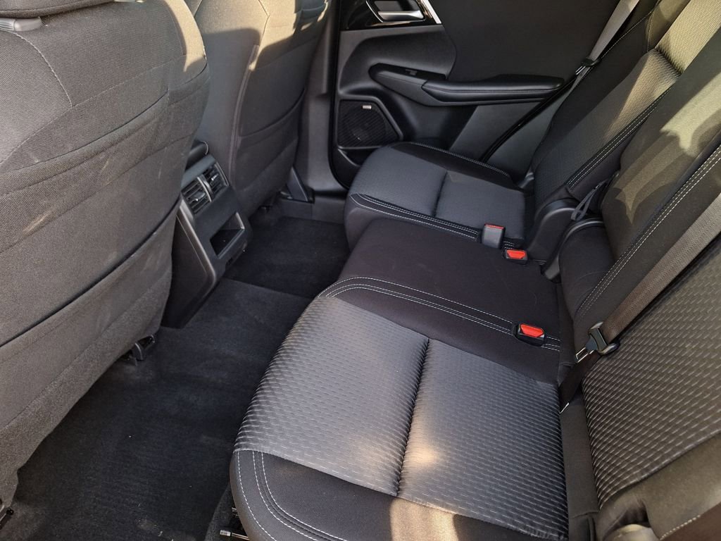 Used 2025 Mitsubishi Outlander ES image 12