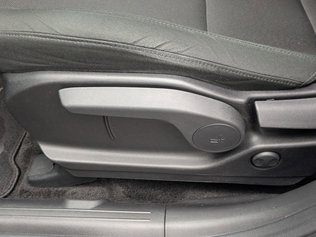 Used 2025 Hyundai Santa Fe SE image 19