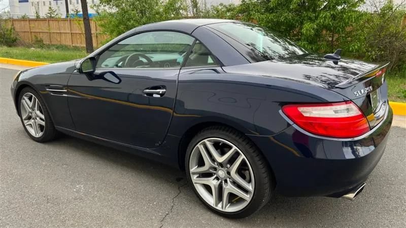 Used 2014 Mercedes-Benz SLK 250 image 12