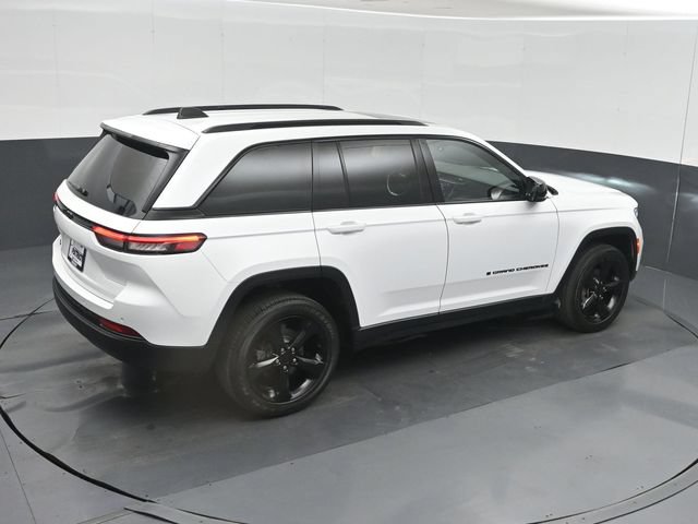 Used 2024 Jeep Grand Cherokee Altitude AWD/4WD image 43