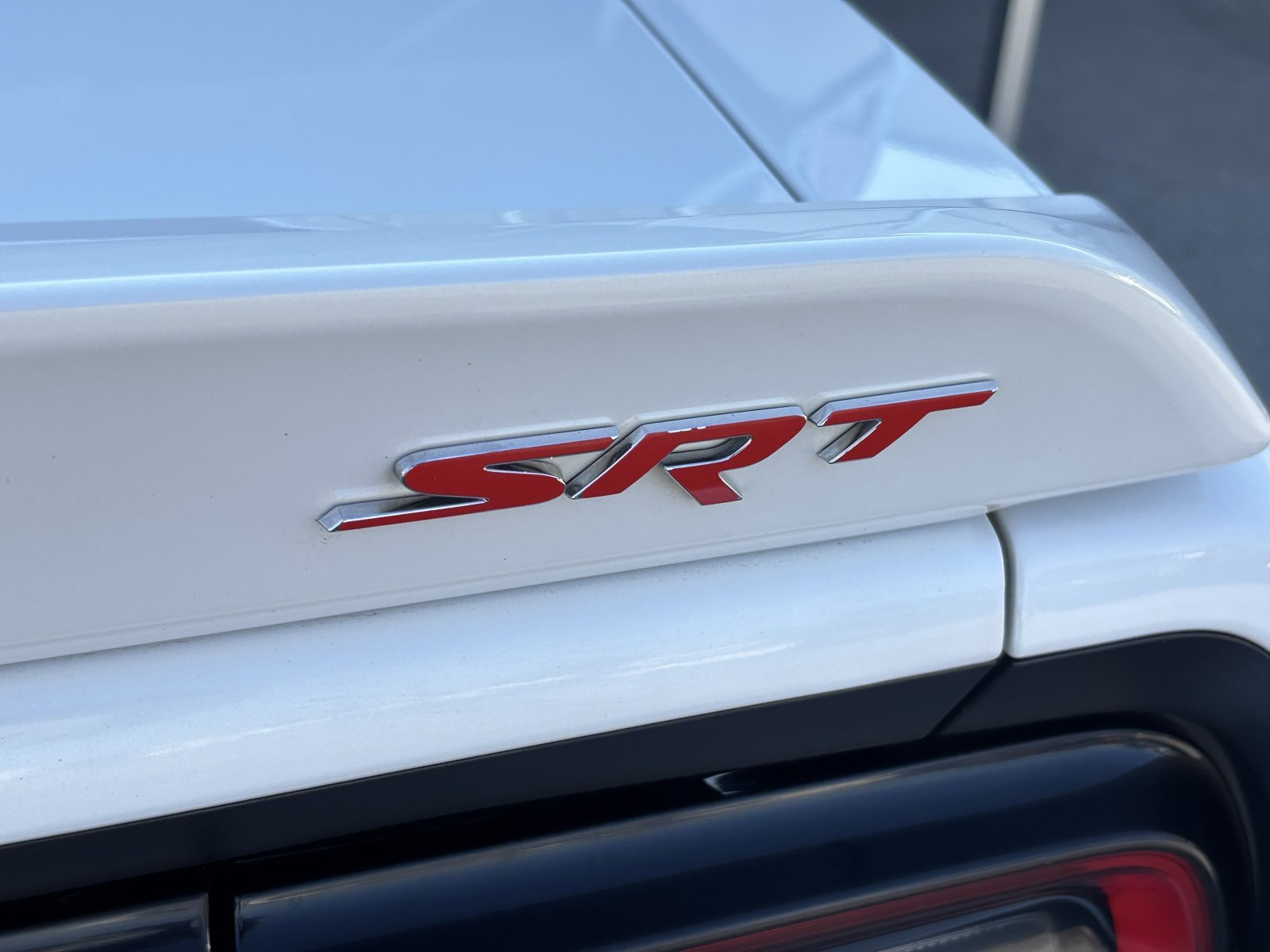 Used 2015 Dodge Challenger SRT image 15