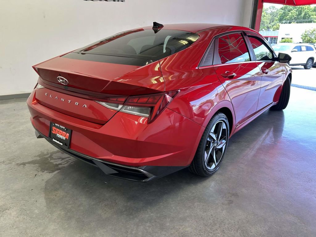 Used 2021 Hyundai Elantra SEL w/ Convenience + Premium Package FWD image 3