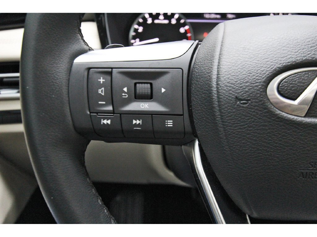 Used 2025 INFINITI QX60 Pure w/ Cargo Package FWD image 21