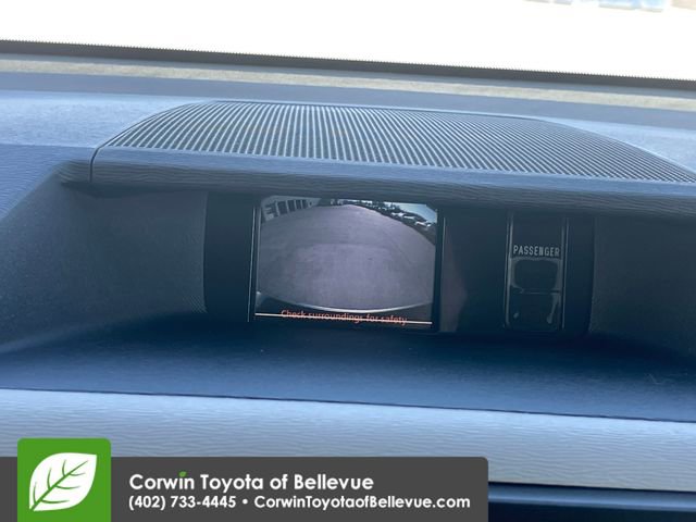 Used 2011 Toyota Sienna LE w/ Towing Pkg image 13