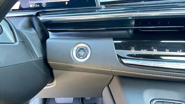 Used 2024 Cadillac Escalade Sport AWD/4WD image 18