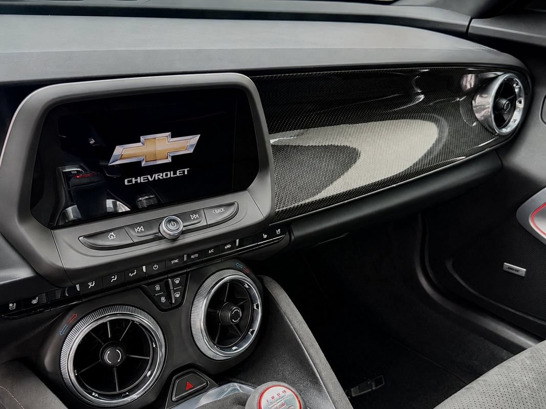 Used 2019 Chevrolet Camaro ZL1 w/ LPO, ZL1 Protection Package RWD image 23