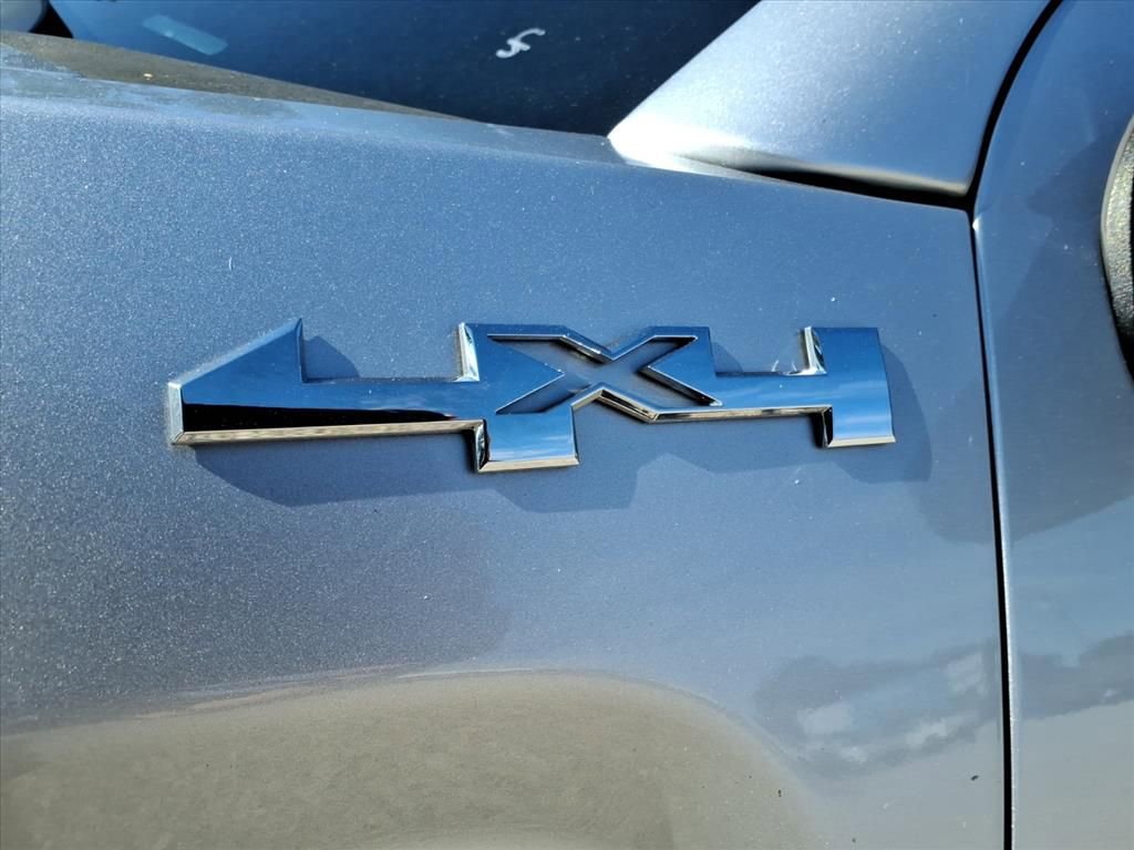 Used 2017 GMC Sierra 1500 SLT w/ SLT Premium Package image 32