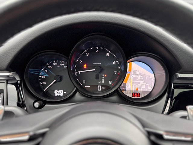 Certified 2023 Porsche Macan AWD/4WD image 22
