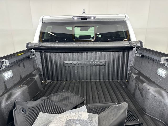 Used 2025 Toyota Tacoma TRD Sport w/ TRD Sport Upgrade Package image 26
