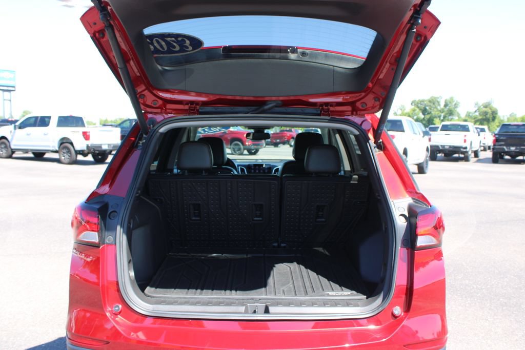 Used 2023 Chevrolet Equinox Premier AWD/4WD image 17