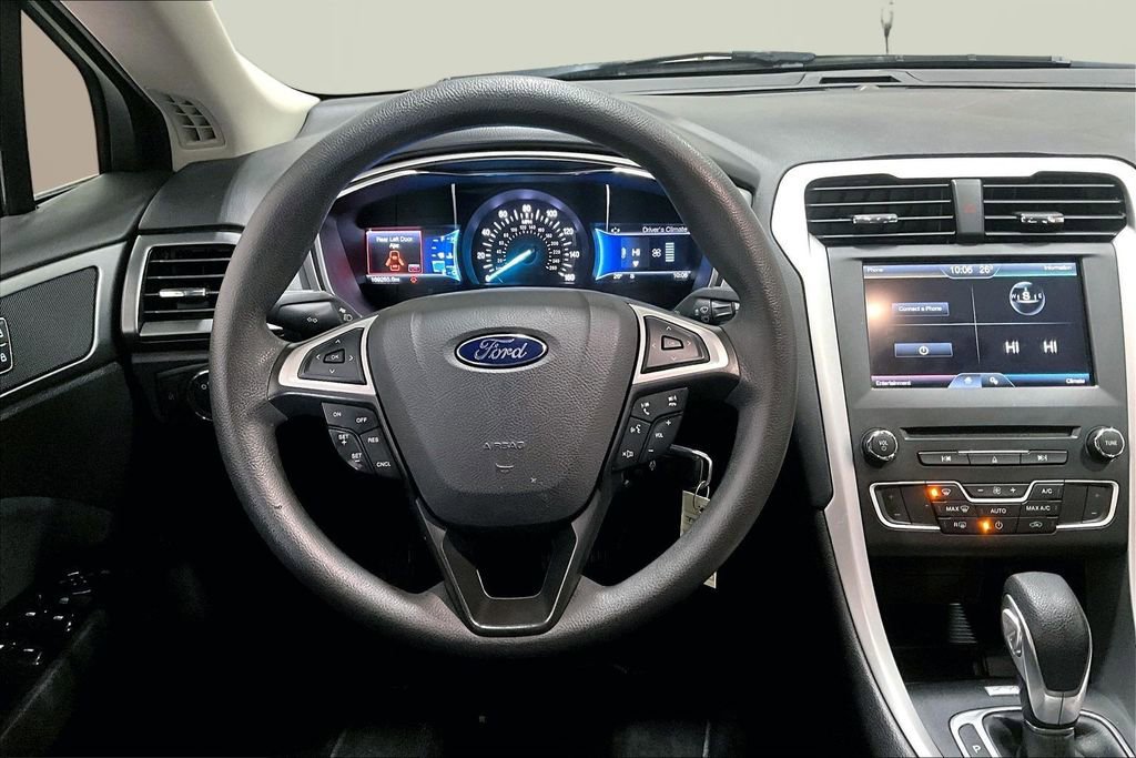 Used 2016 Ford Fusion SE image 8