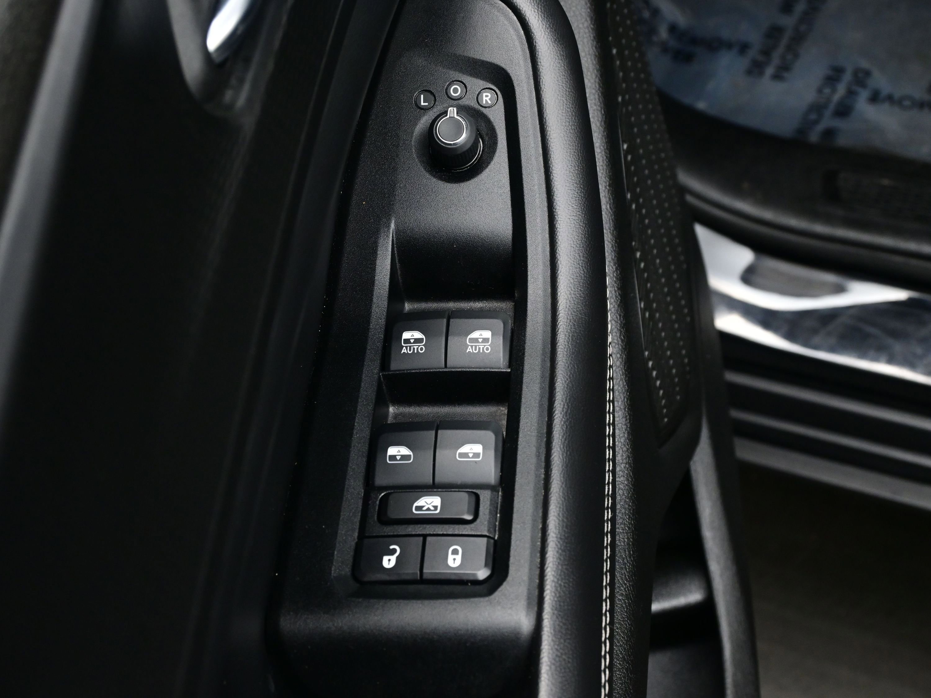 Used 2024 Jeep Grand Cherokee L Altitude image 10