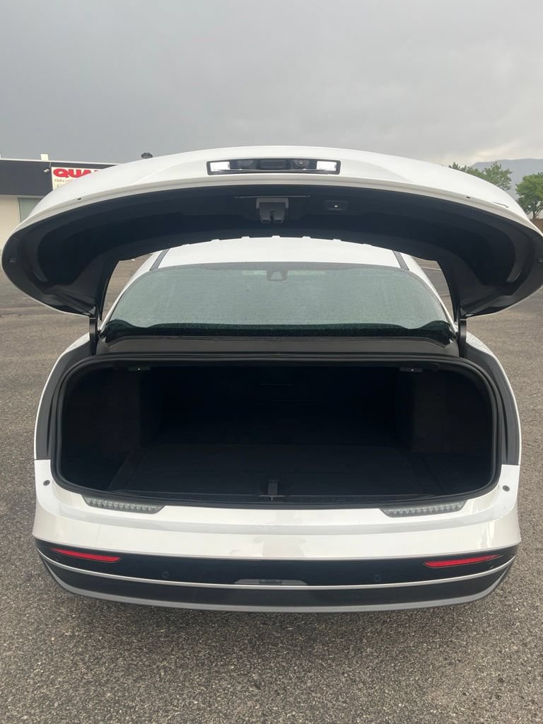 Used 2024 Lucid Air Touring AWD/4WD image 9